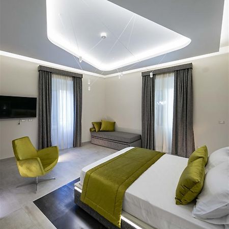 Via Veneto Luxury Suites โรม ภายนอก รูปภาพ